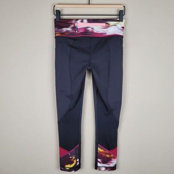 Lululemon Size 4 Pace Rival Crop Leggings Black Pigment Wind Berry Rumble Multi - Picture 6 of 12